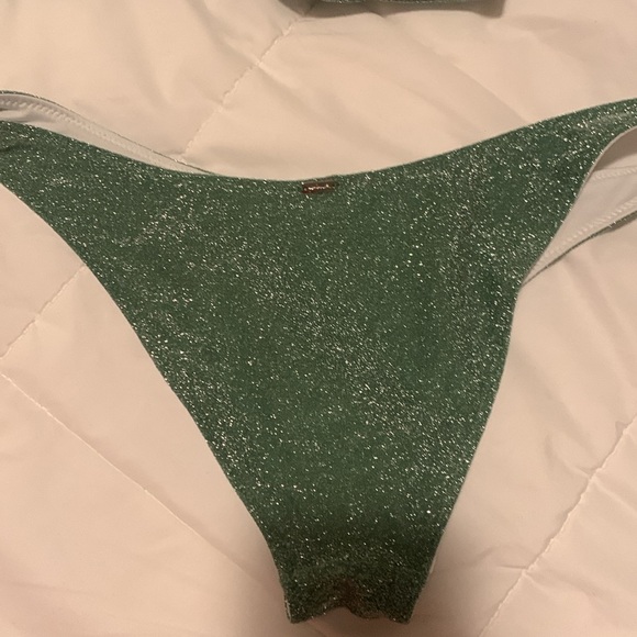 • VS Swimsuit • - Picture 5 of 5